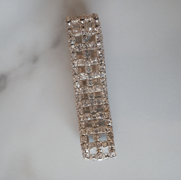 🆕 Brilliant Rhinestone Bracelet with Rubber Band - Picture 2 of 3